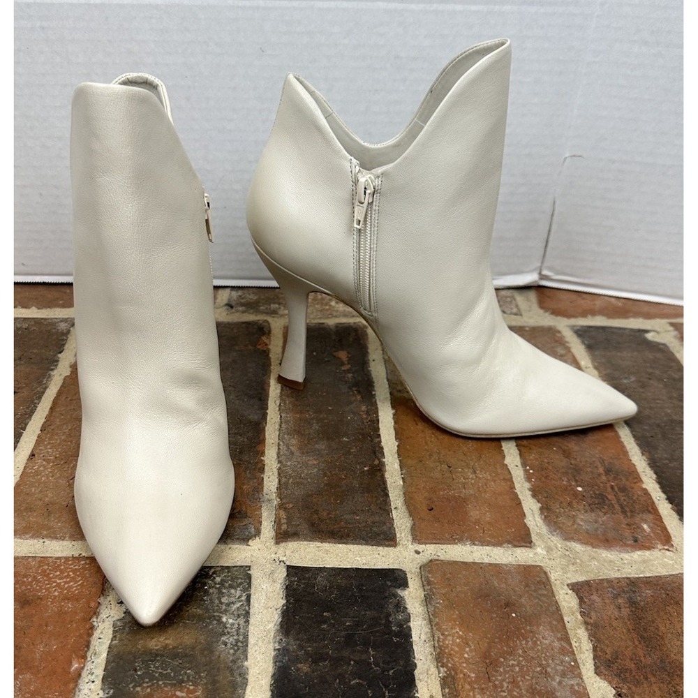 Gianni Bini Calista White Leather Ankle Bootie‎ High Kitten Heel Women's 10 - Picture 2 of 6